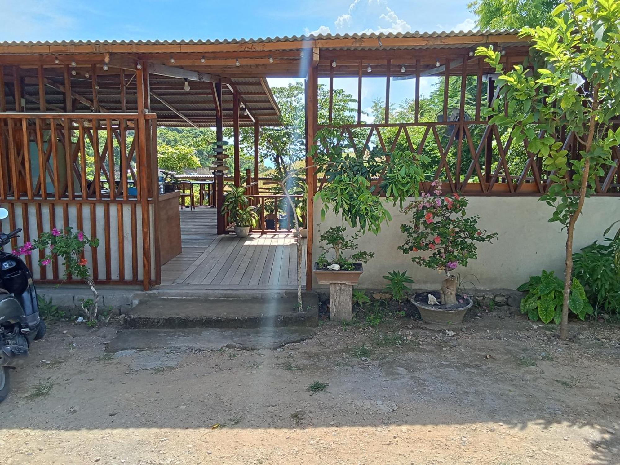 Feby'S Homestay Ekas Habitación foto